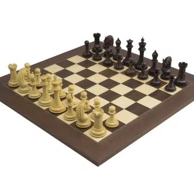 Jeu d'échecs Sheffield Knight Palissandre 108 mm vu de côté avec pièces alignées