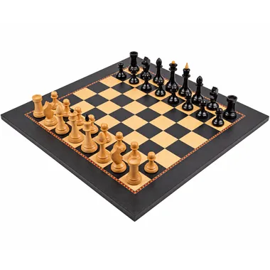 Official chess set with wooden pieces in starting position - Le Palais Des Echecs