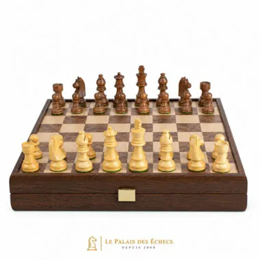 Walnut chess set 40x40 cm with elegant Staunton pieces - Le Palais Des Echecs