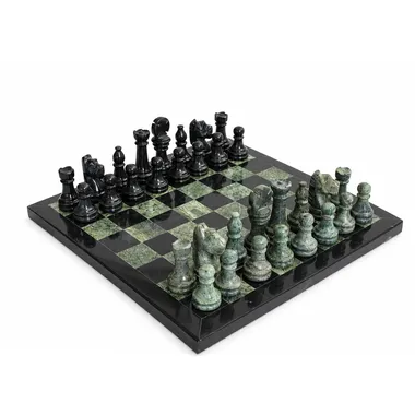 Black and green marble chess set, overall view of the 23 x 23 cm board