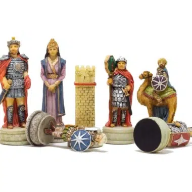 Figurines du roi, de la reine et des soldats romains et arabes en résine sculptée