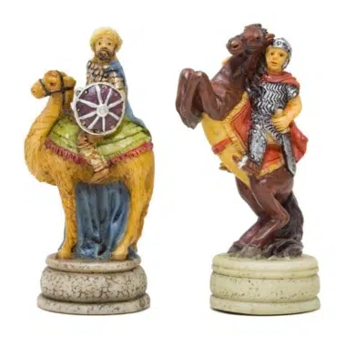 Détail des pièces de cavalier romain sur cheval et arabe sur chameau peintes à la main