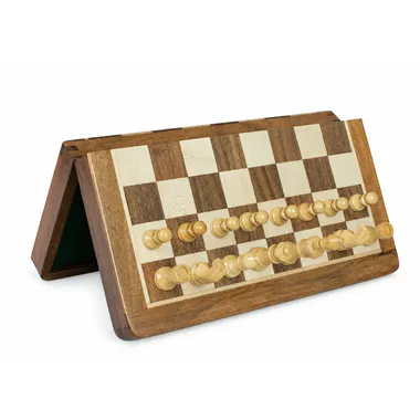 Wooden chess set with symmetrical arrangement, ideal for enthusiasts - Le Palais Des Echecs