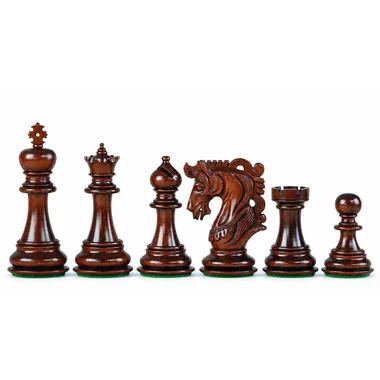 Staunton chess pieces entirely in black wood, traditional and sophisticated design